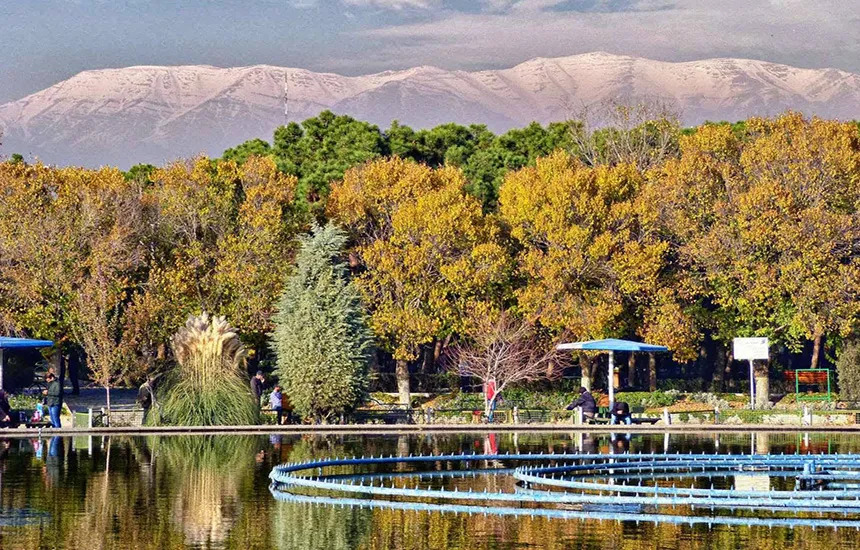 پارک پردیسان در پاییز