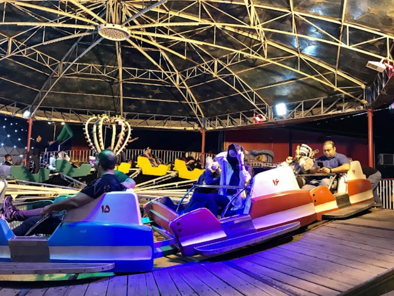 بازی بزرگسالان در شهربازی ارم