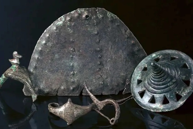 شکار گنج در ارتفاعات آتشفشانی؛ صدها اثر باستانی از دل خاک بیرون آمد