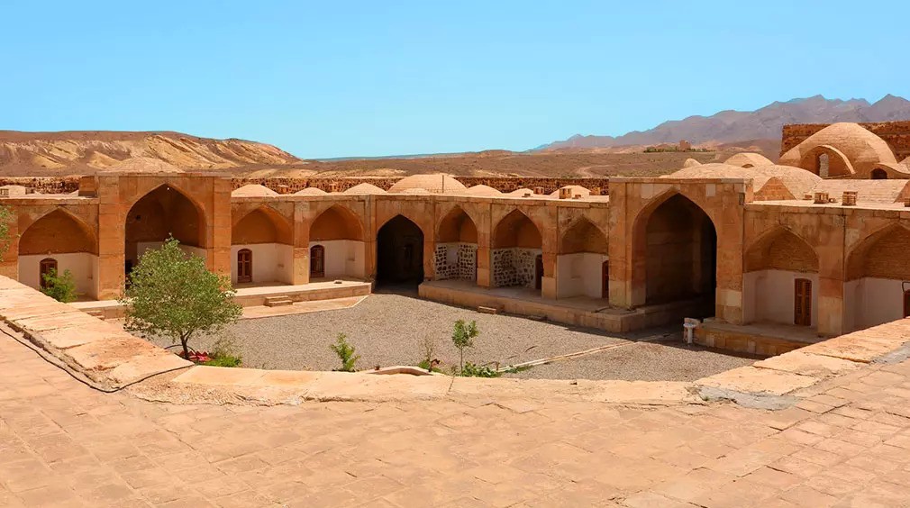 قلعه ایلخانی گرمسار